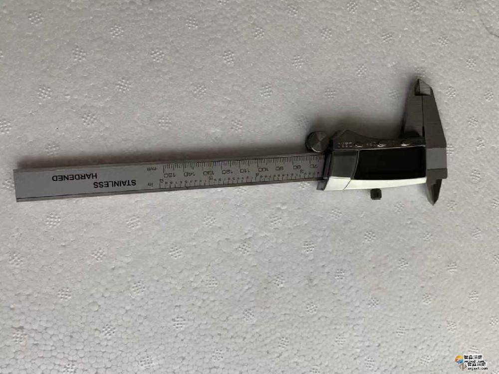 游標卡尺150mm/精度：0.02mm